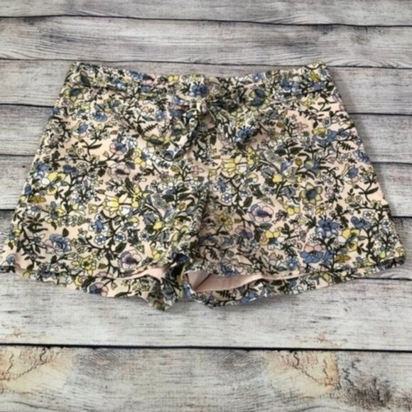 NWT LOFT Outlet Floral Tie Waist Shorts Size 4 - Picture 1 of 5